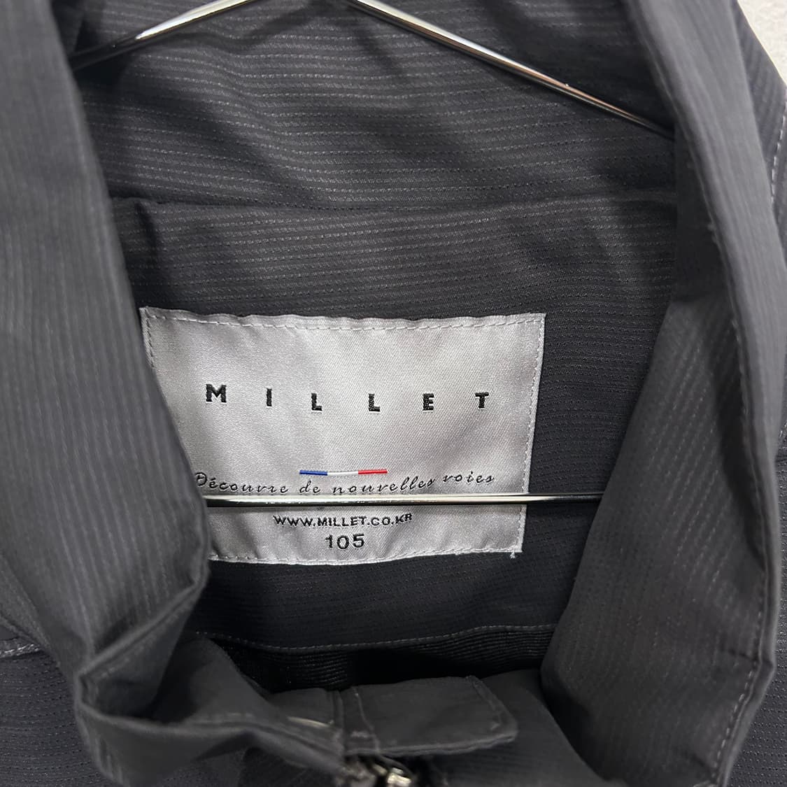 밀레 글로시 절개 포켓 나일론 하이넥 바람막이 상품이미지3