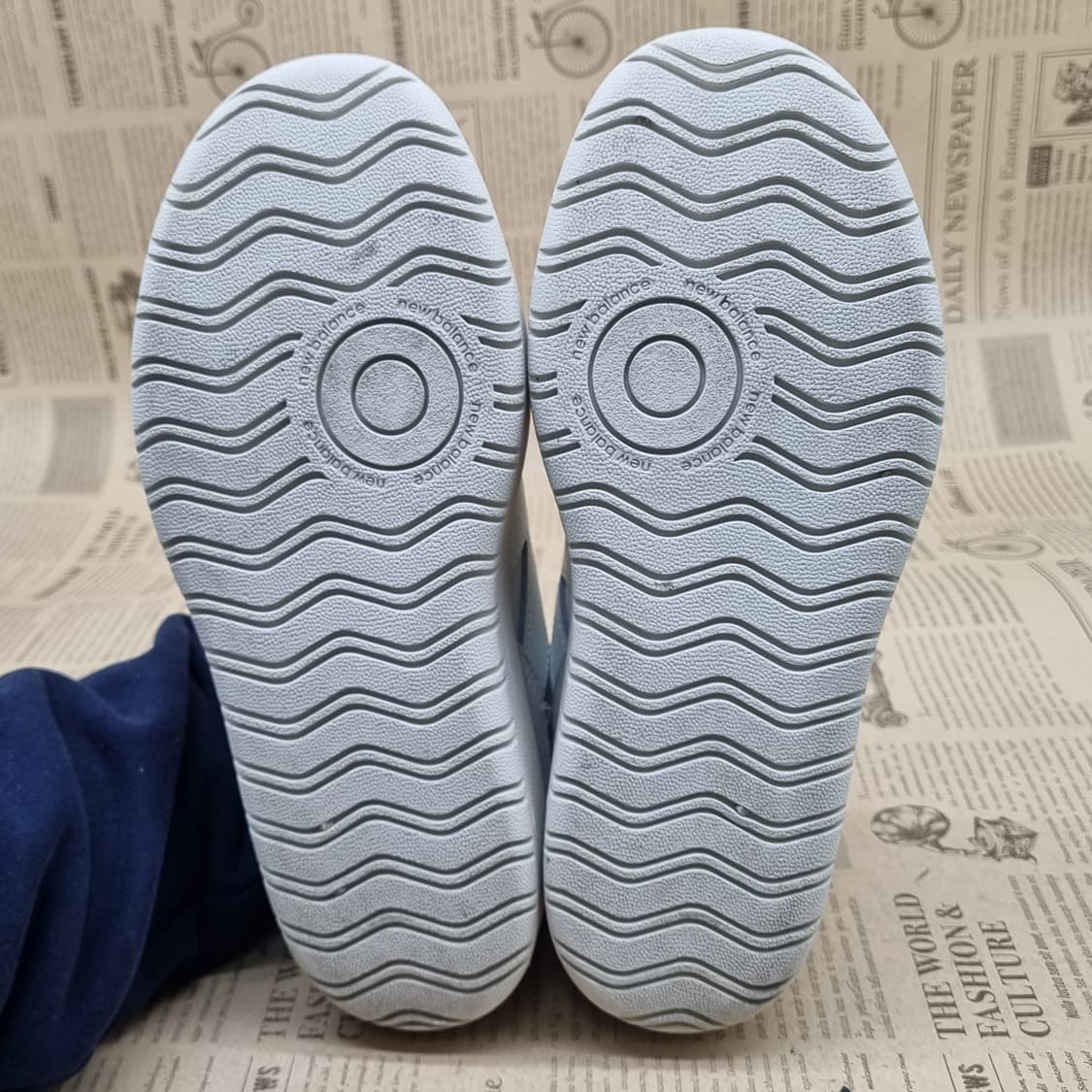 뉴발란스 ct302 플랫폼 스니커즈 235 상품이미지3