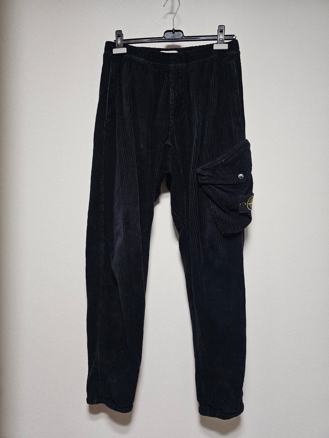 스톤아일랜드 블랙 코듀로이 카고 팬츠 상품이미지1