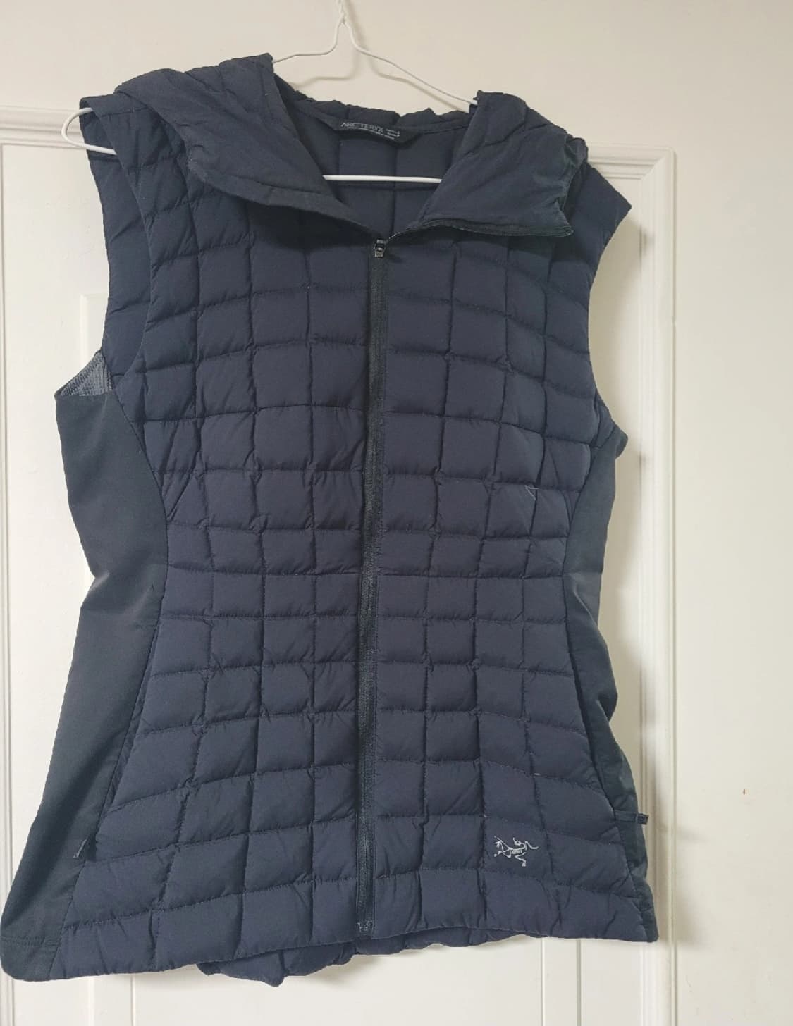 아크테릭스 후드 여성조끼 상품이미지1