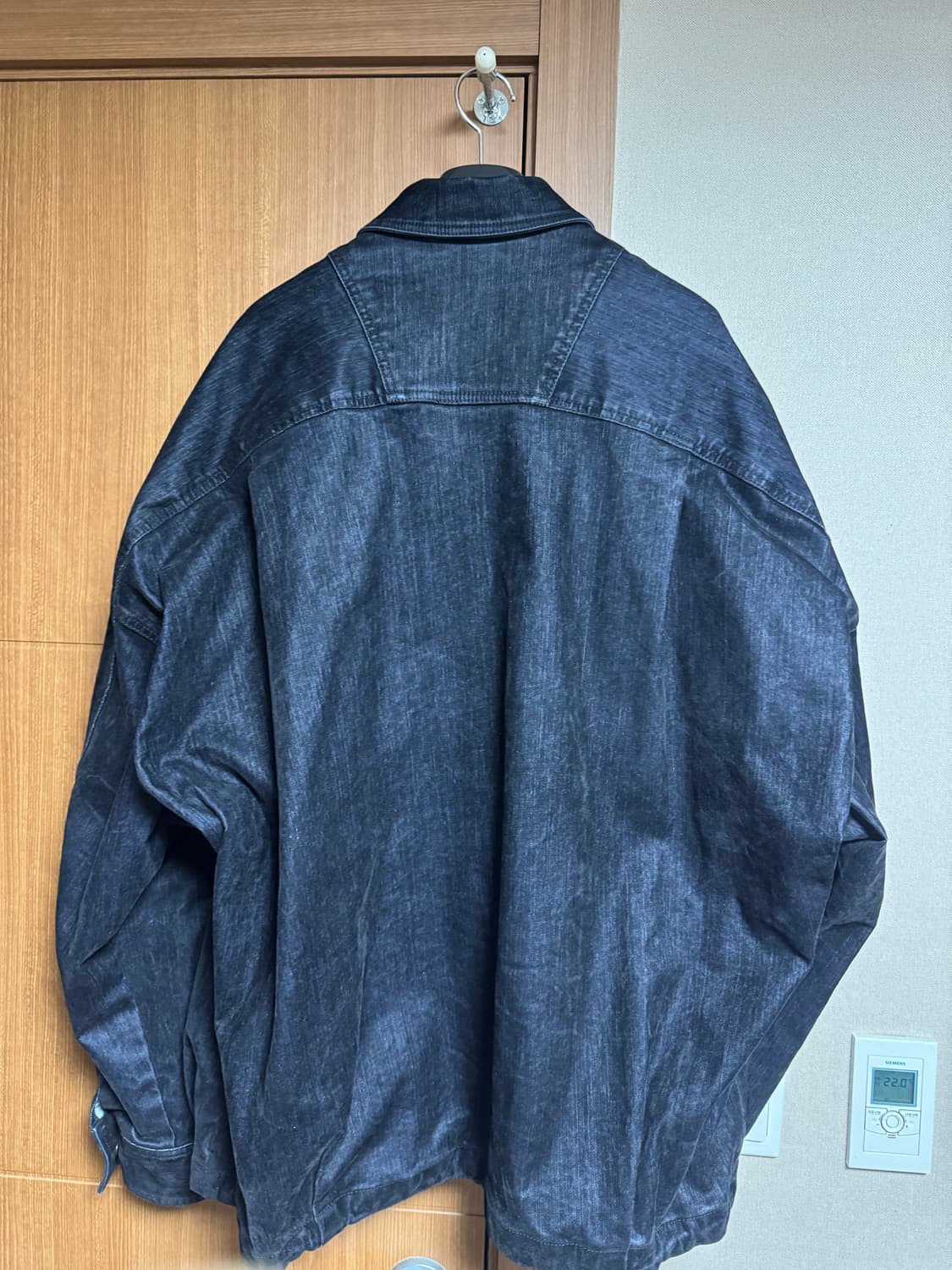 준지 25FW 슬럽벨벳 데님 코치 셔츠 블랙 48 상품이미지3