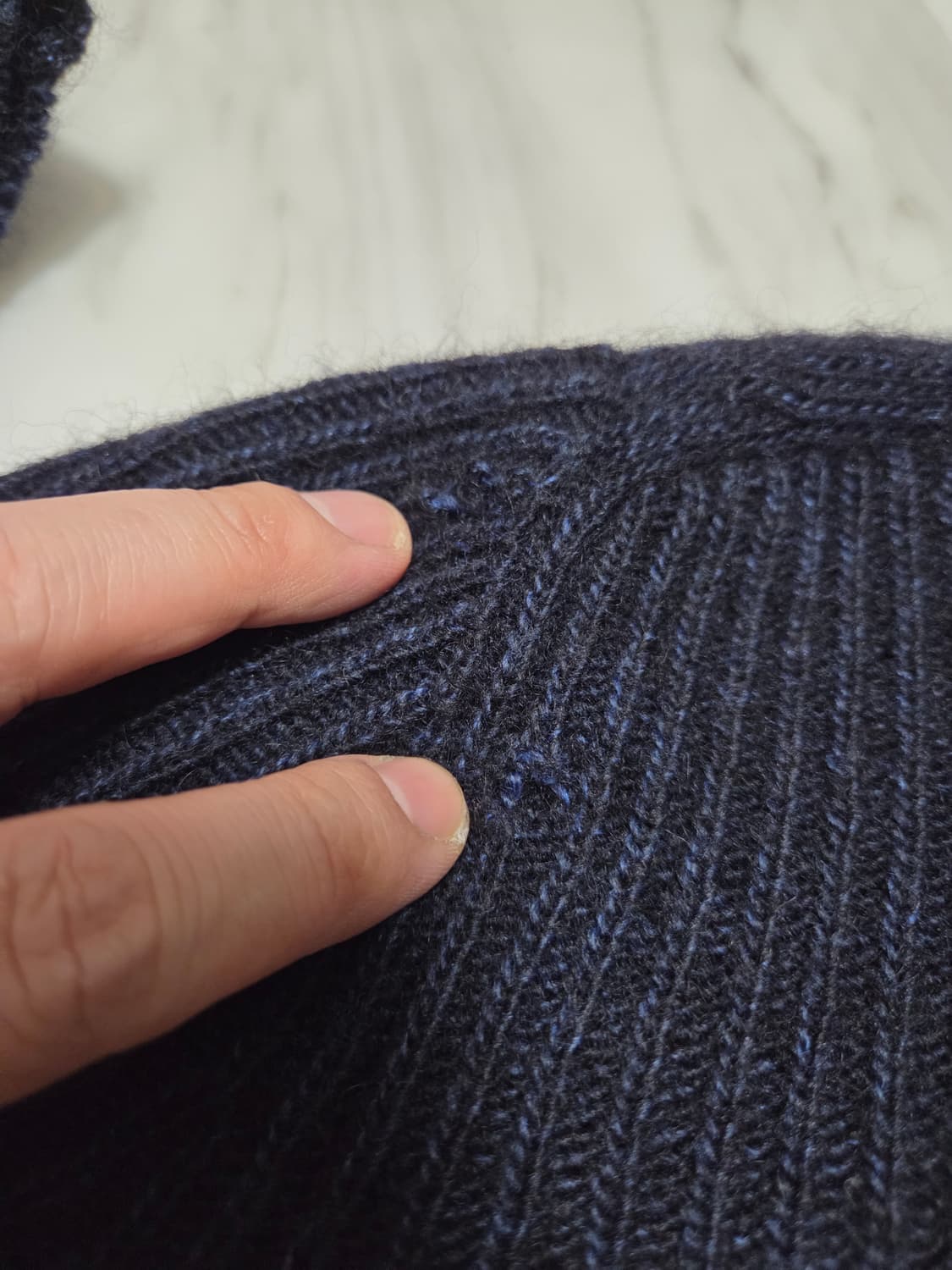 솔리드옴므 네이비 브이넥 니트 상품이미지5