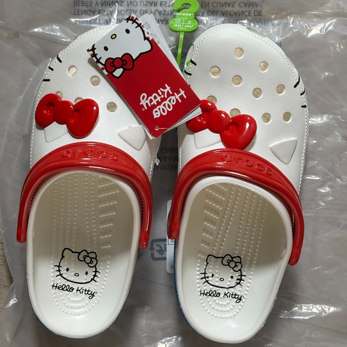 헬로 키티 크록스 250 새상품 상품이미지1