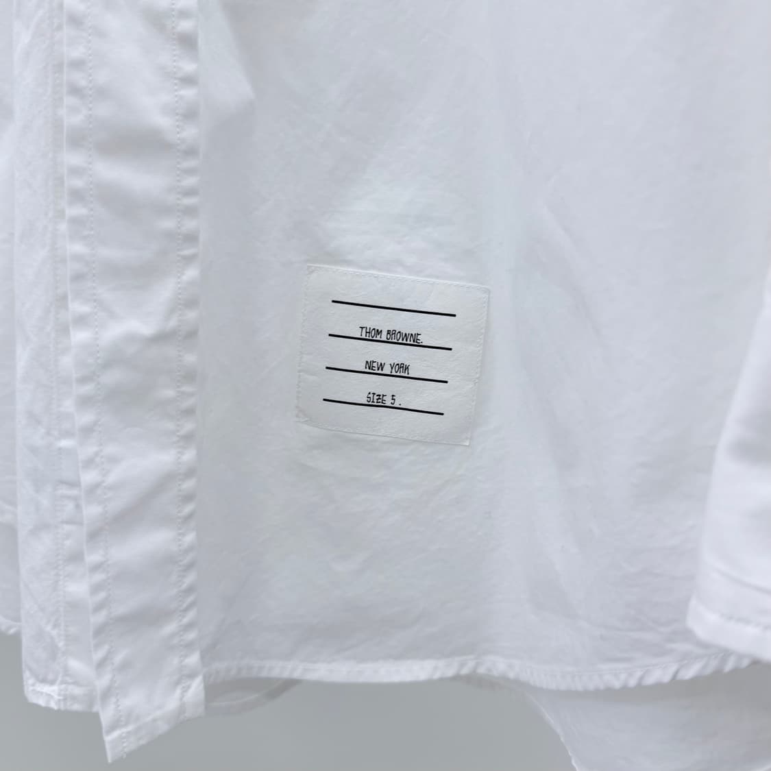 [S+급/5] 톰브라운 암밴드 옥스포드 셔츠 화이트 상품이미지7