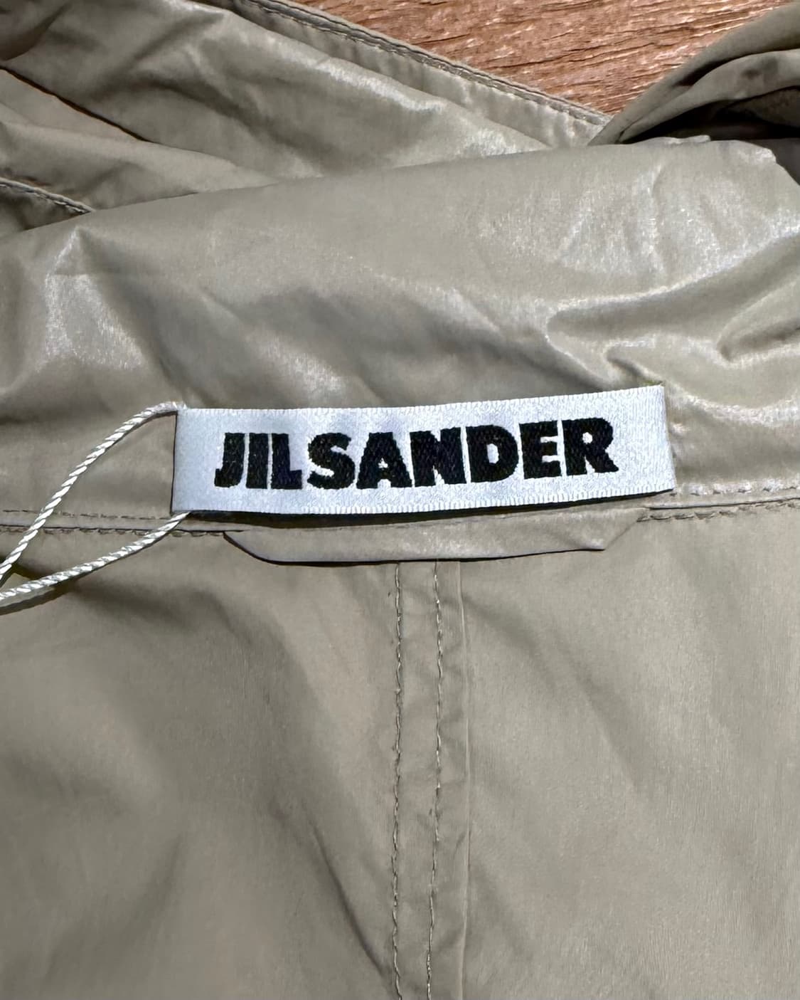 질샌더 베이지 스트링 디테일 바람막이 상품이미지7