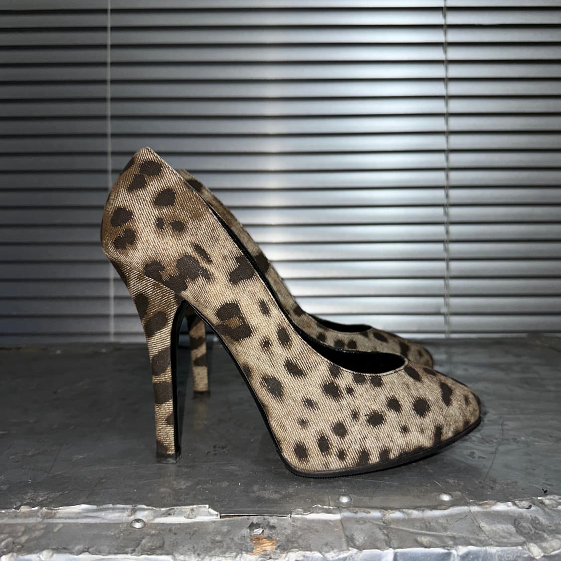 00s 돌체앤가바나 치타 프린트 펌프스 상품이미지5