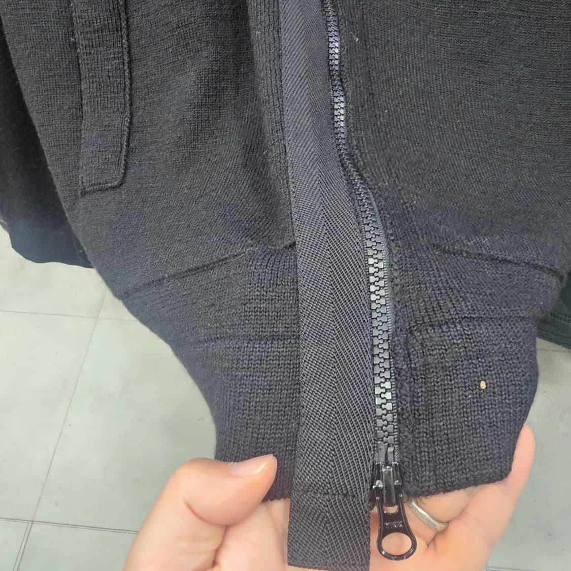 스톤아일랜드 집업 후드  블랙 상품이미지7