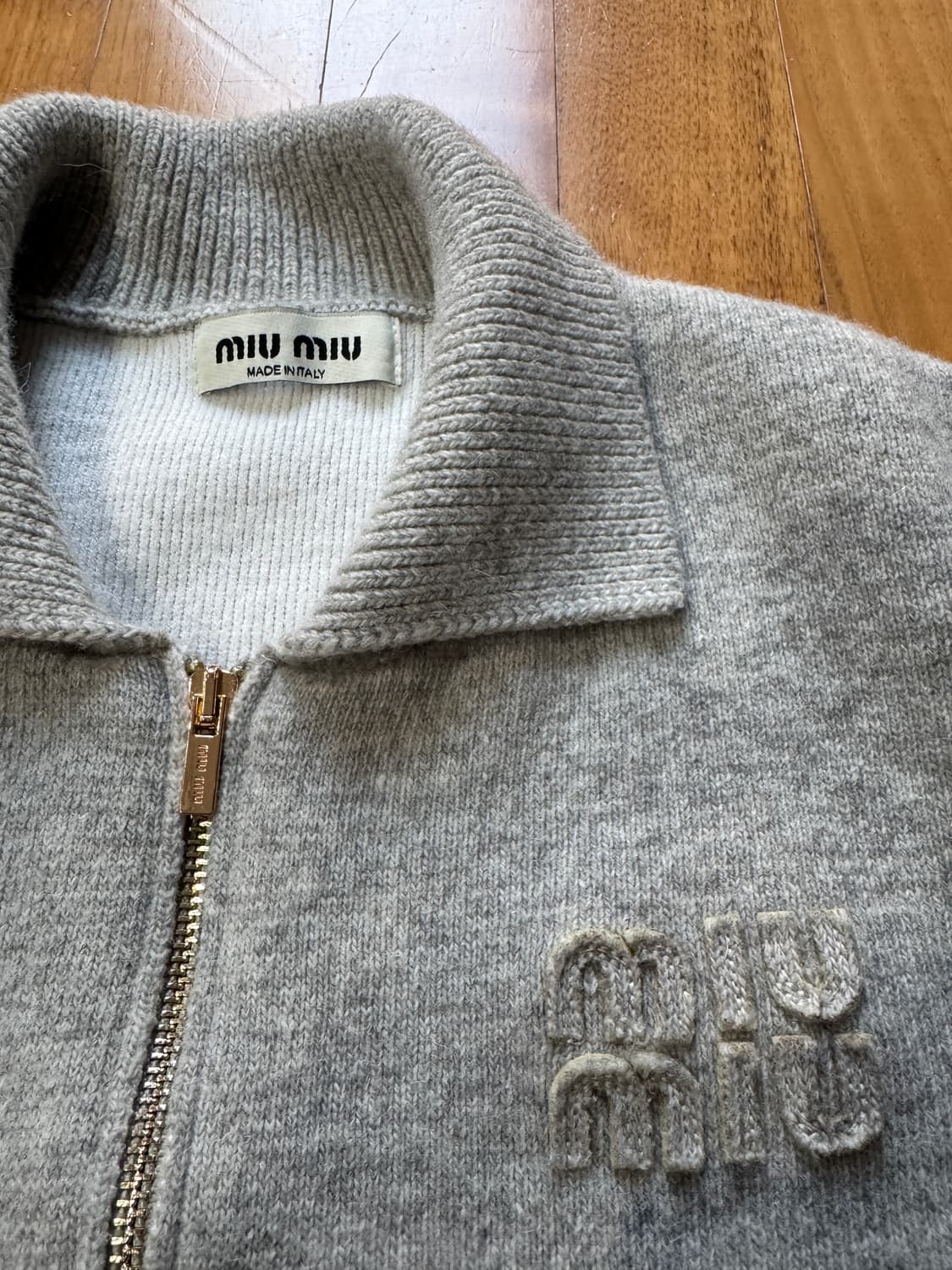 미우미우 가디건 입니다 상품이미지4