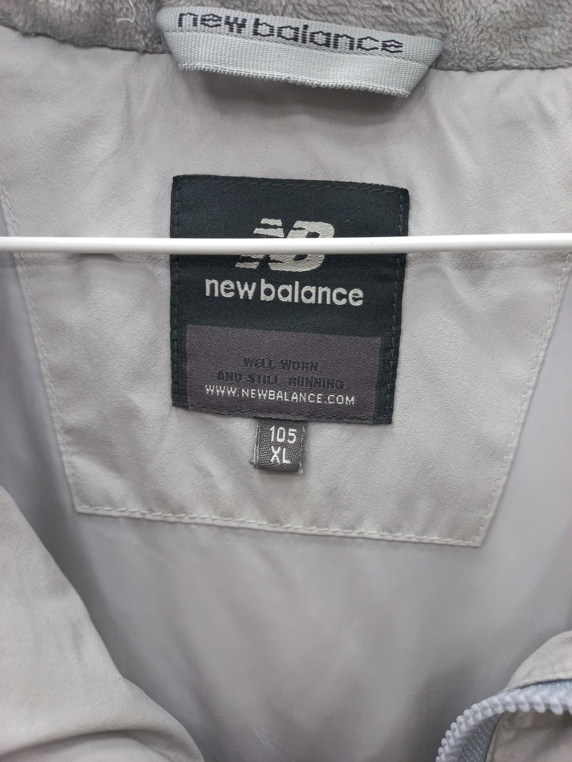 뉴발란스 구스다운 라이트 그레이 패딩 (남105) 상품이미지3