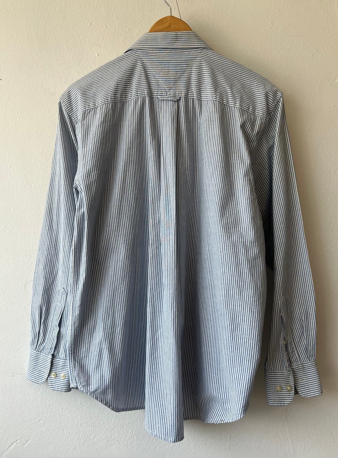 타미힐피거 남성 블루 스트라이프 코튼긴팔셔츠

 상품이미지7