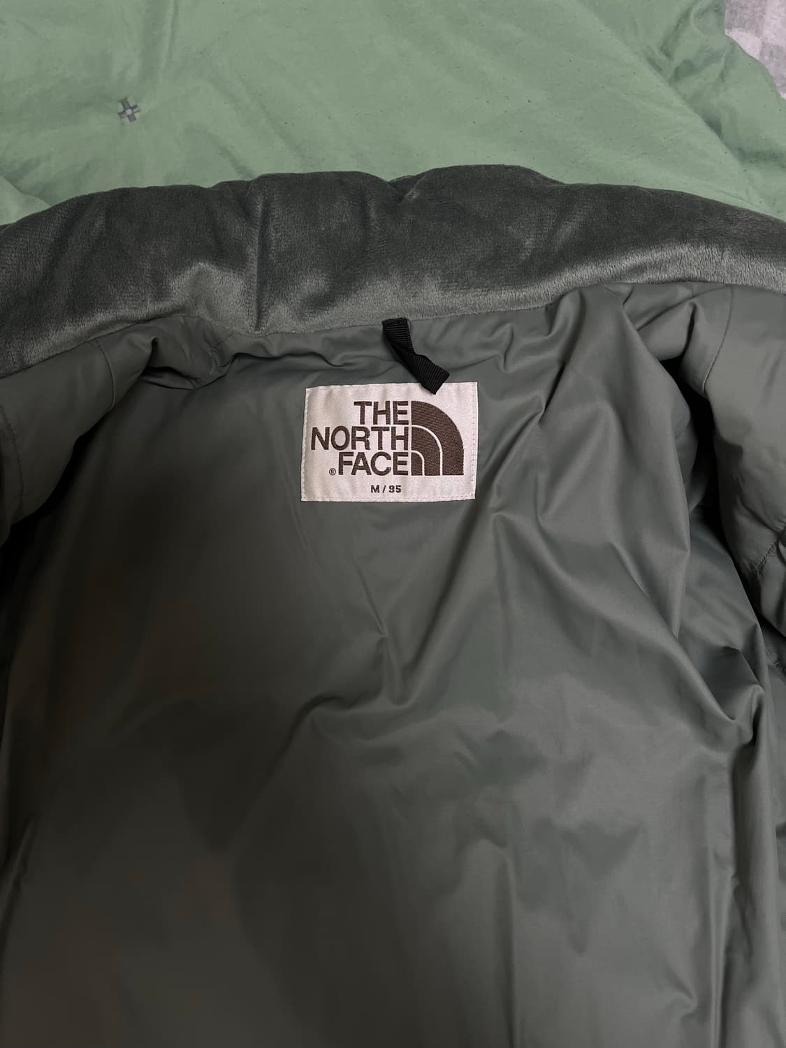 노스페이스 화이트라벨 웨이브 RDS 다운자켓 (카키) 상품이미지3