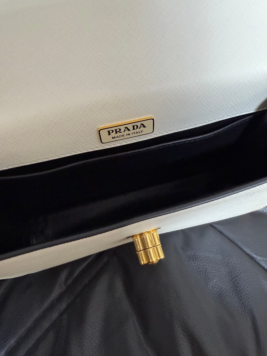 프라다 사피아노 플라워 코롤백 상품이미지5