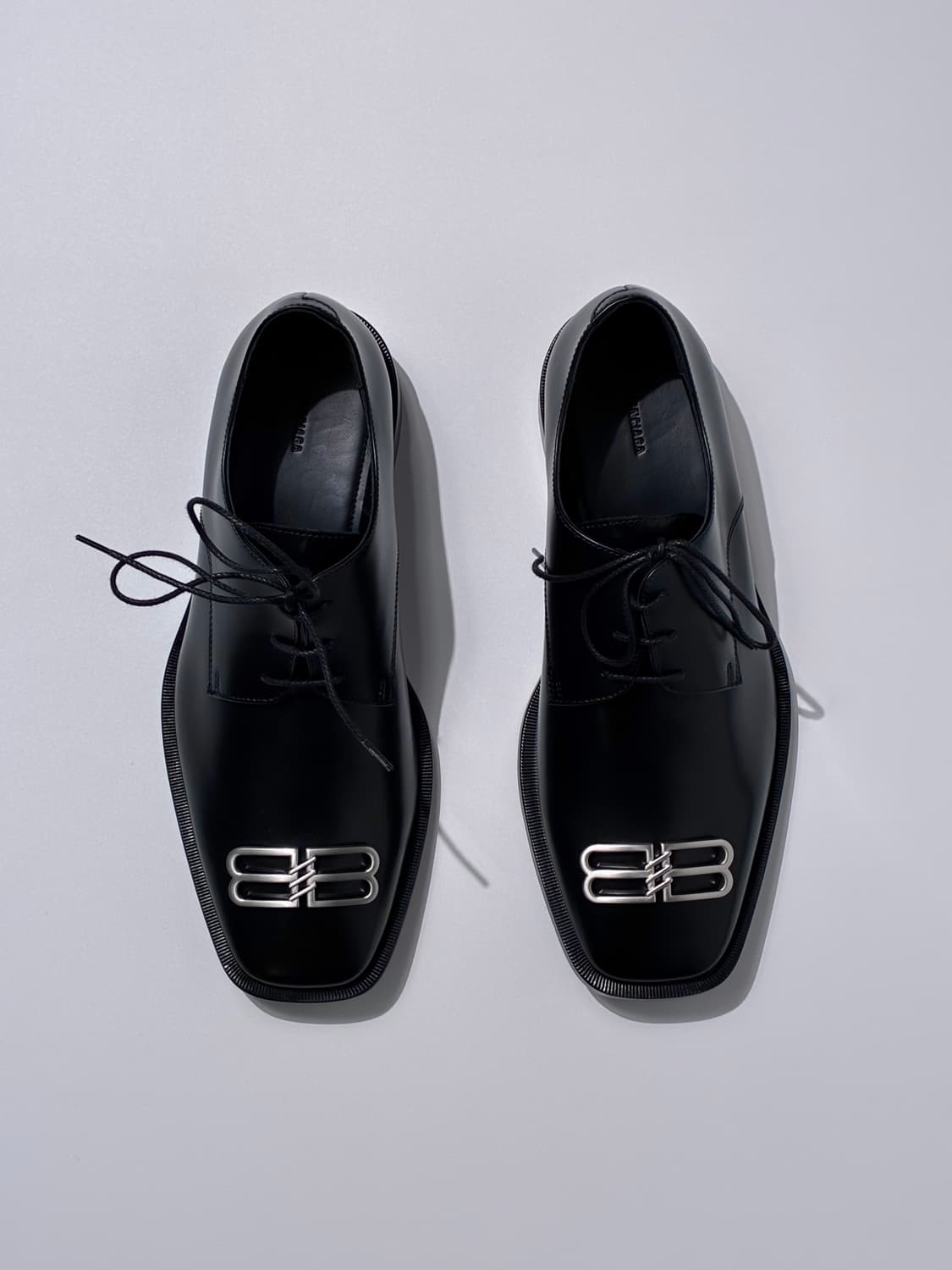 발렌시아가 BB 아이콘 더비 슈즈 블랙 41사이즈 상품이미지1