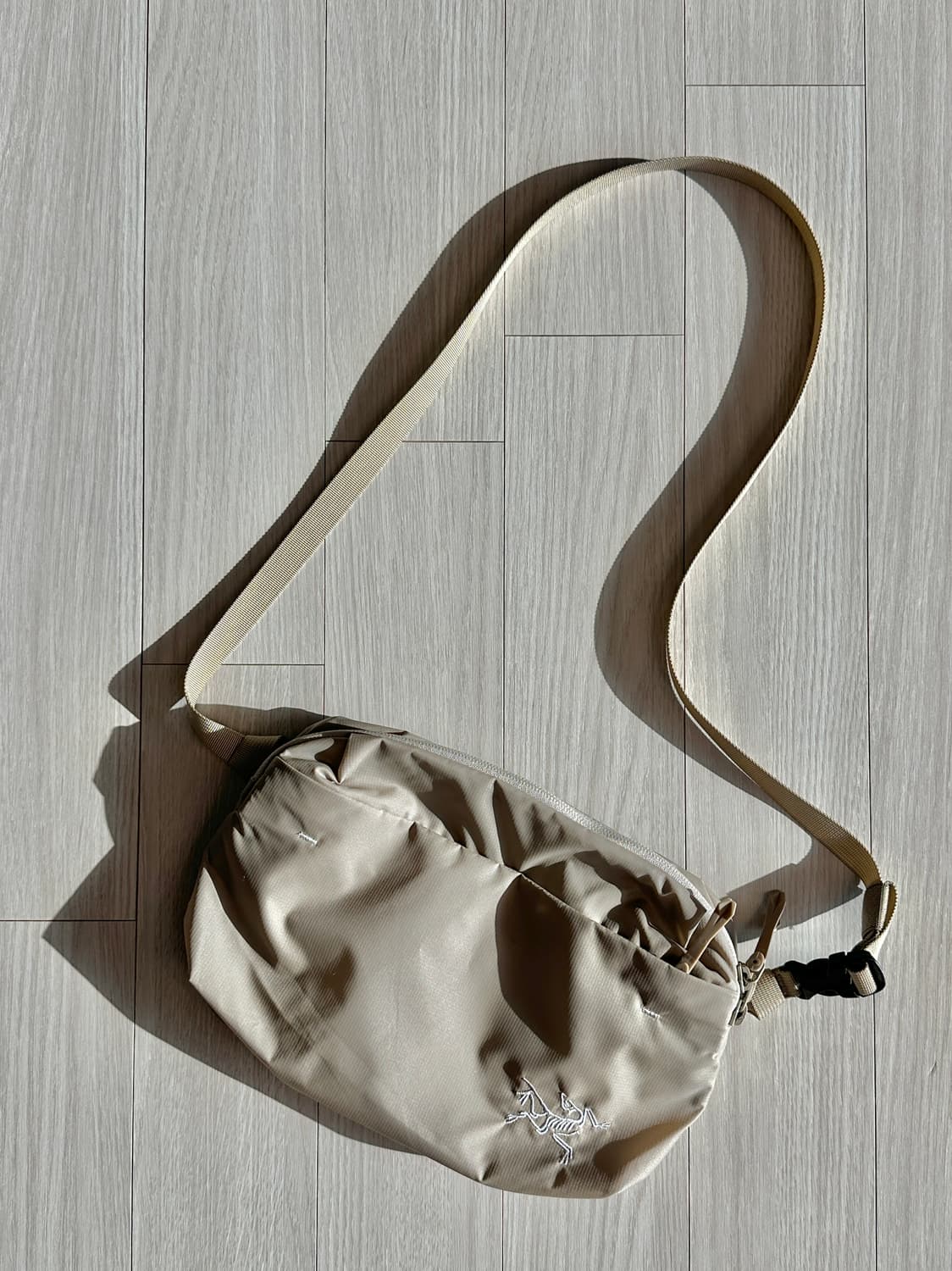 아크테릭스 헬리아드 6 크로스바디백 상품이미지1