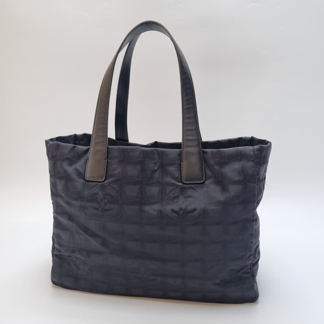 샤넬 CHANEL 뉴트래블라인 CC로고 쇼퍼백 토트백 (최상급, 핸드백) 상품이미지2