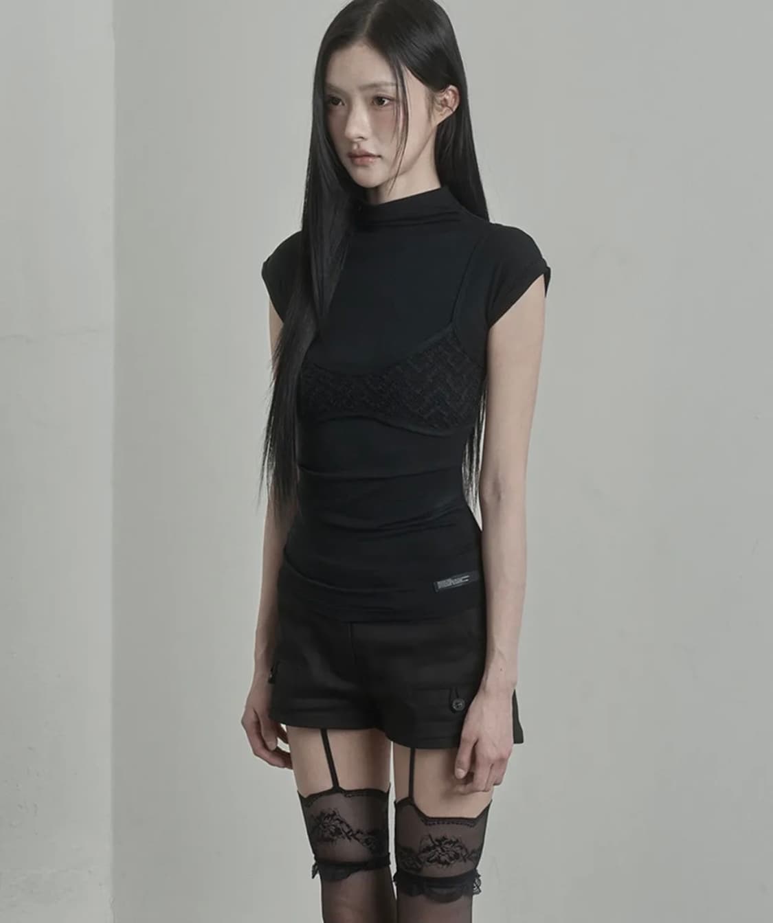 이네기 Lace Bustier Half Neck Top (black) 상품이미지1