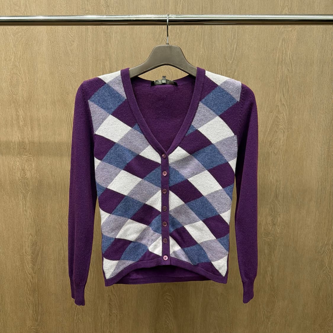 막스마라 위켄드 브이넥 니트 가디건 아가일 패턴 배색 디테일 퍼플 상품이미지2