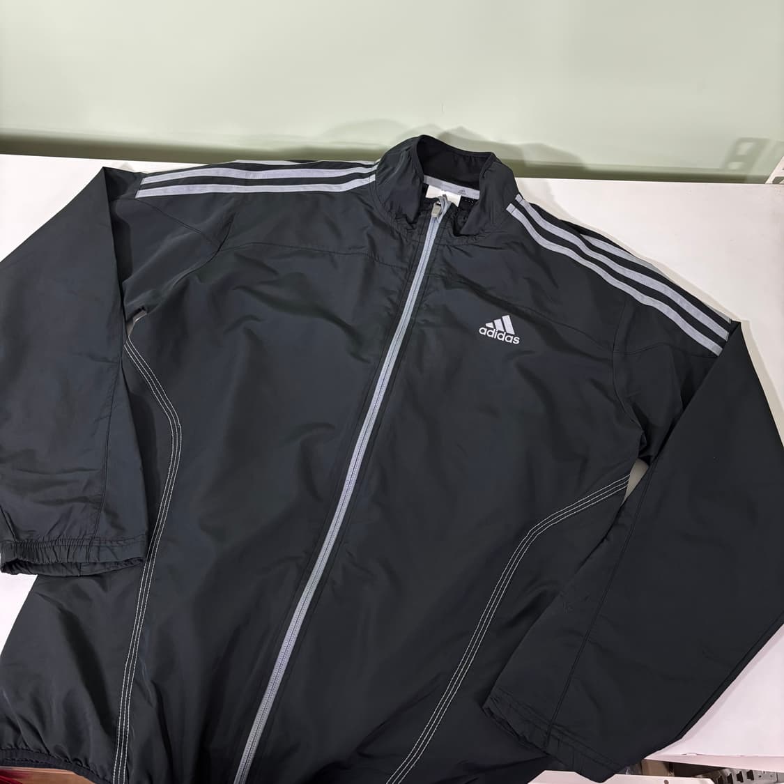 L 아디다스 블랙 경량 바람막이자켓 상품이미지1