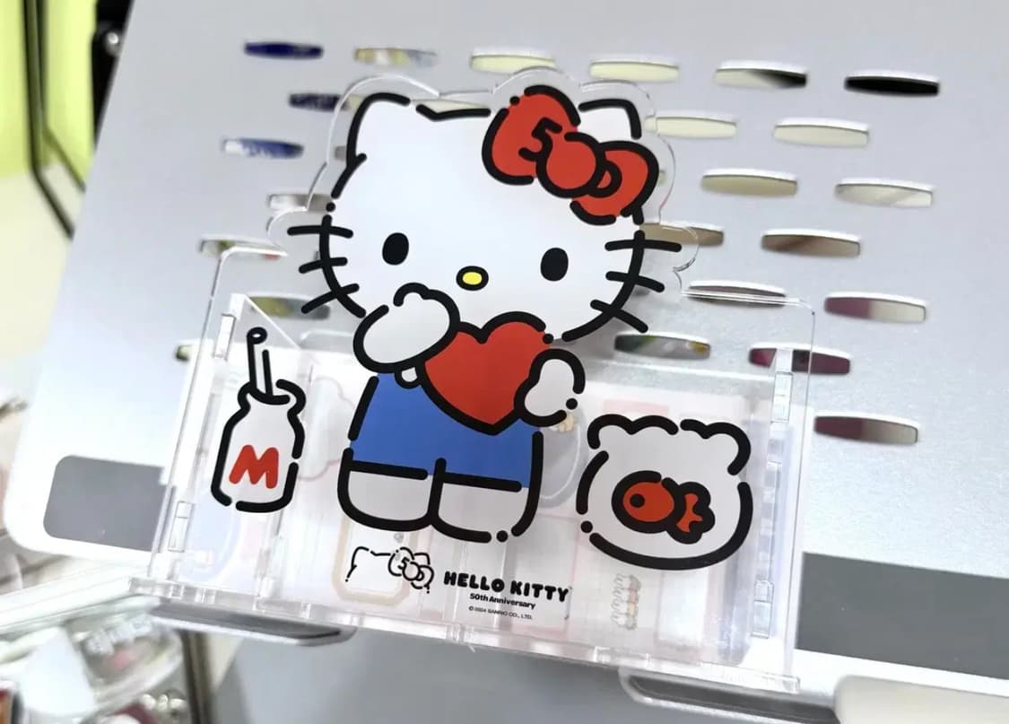 헬로키티 50주년 아크릴 연필꽂이 펜홀더 브러쉬 거치대 상품이미지1
