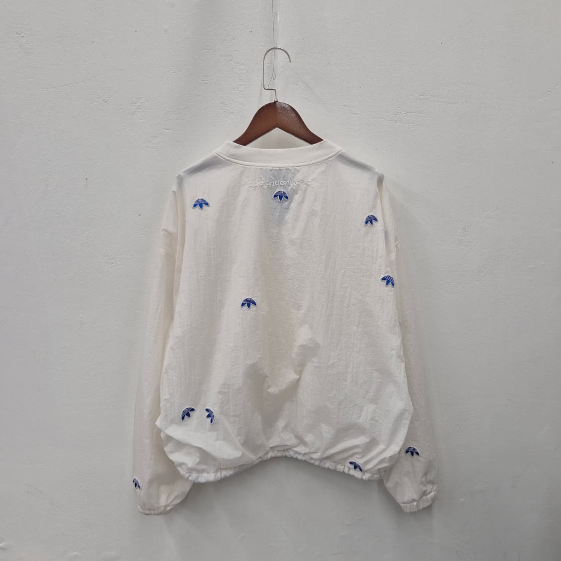 아디다스 X 알렉산더 왕 시즌5 스캐터드 트래포일 윈드브레이커 셋업 상품이미지4