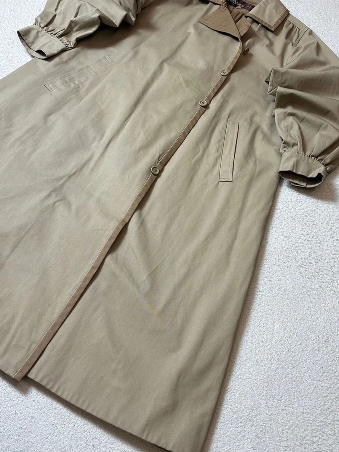 입생로랑 90's 플리츠 벌룬 트렌치 코트 PN7554 상품이미지4