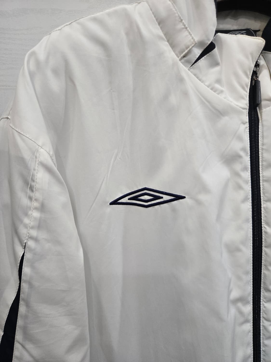 105,XL )) UMBRO 엄브로 두꺼운 점퍼! 뜨듯! 화이트 & 블랙 상품이미지2
