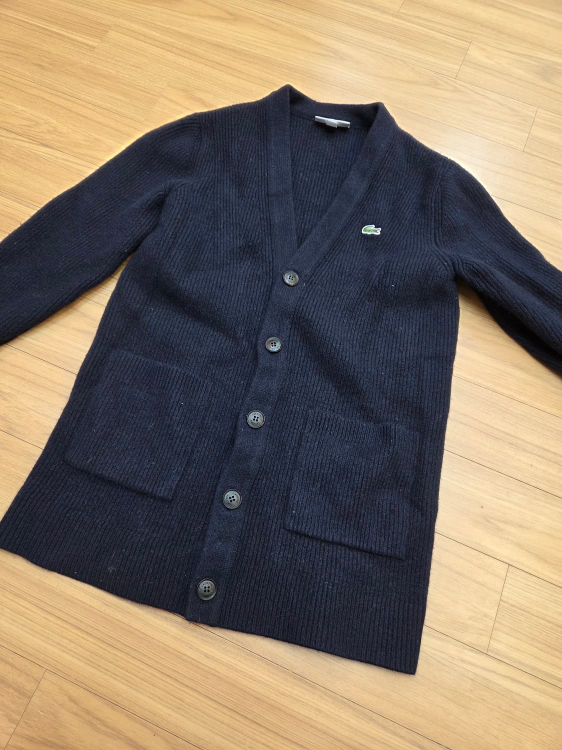 라코스테 네이비 가디건 판매합니다. 사이즈는 FR 3 (US S)으로,  상품이미지1