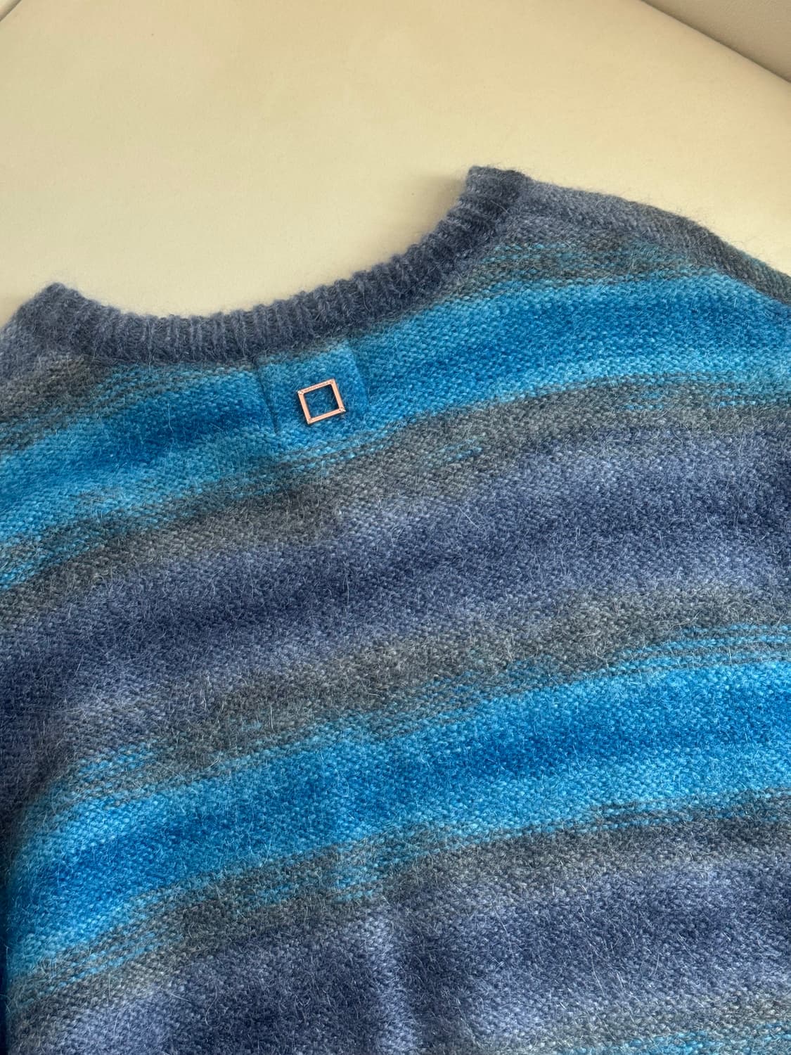 50 우영미 그라데이션 모헤어 니트 블루 상품이미지4