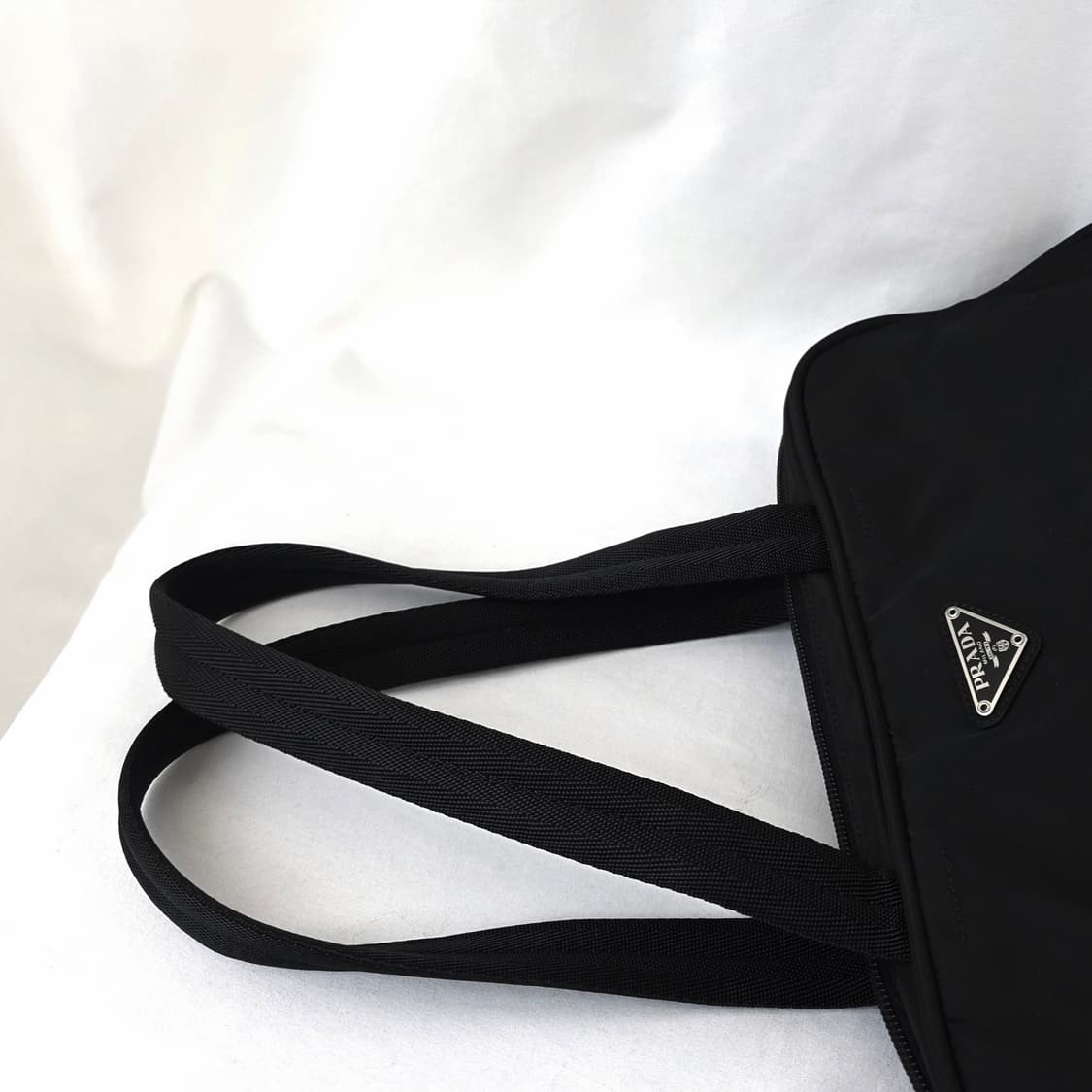 [정품 PRADA] 프라다 포코노 나일론 바게트백 숄더백 상품이미지4