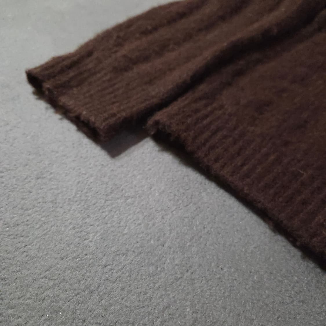 엘보른 딥브라운 알파카 가디건 상품이미지4