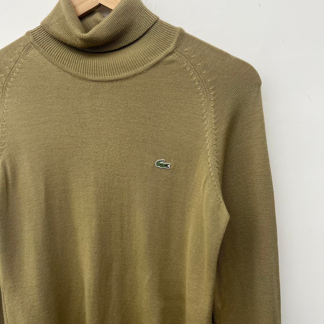 라코스테 터틀넥 스웨터 카키색 여/S 상품이미지3
