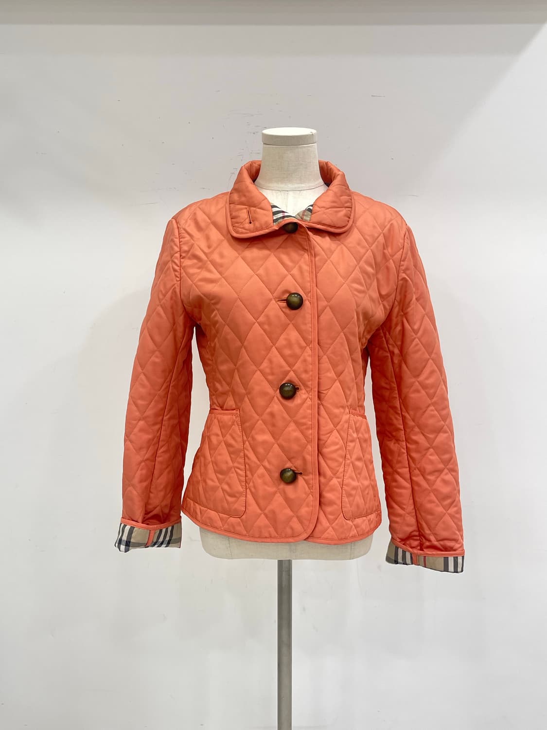 버버리 퀼팅 자켓 상품이미지1