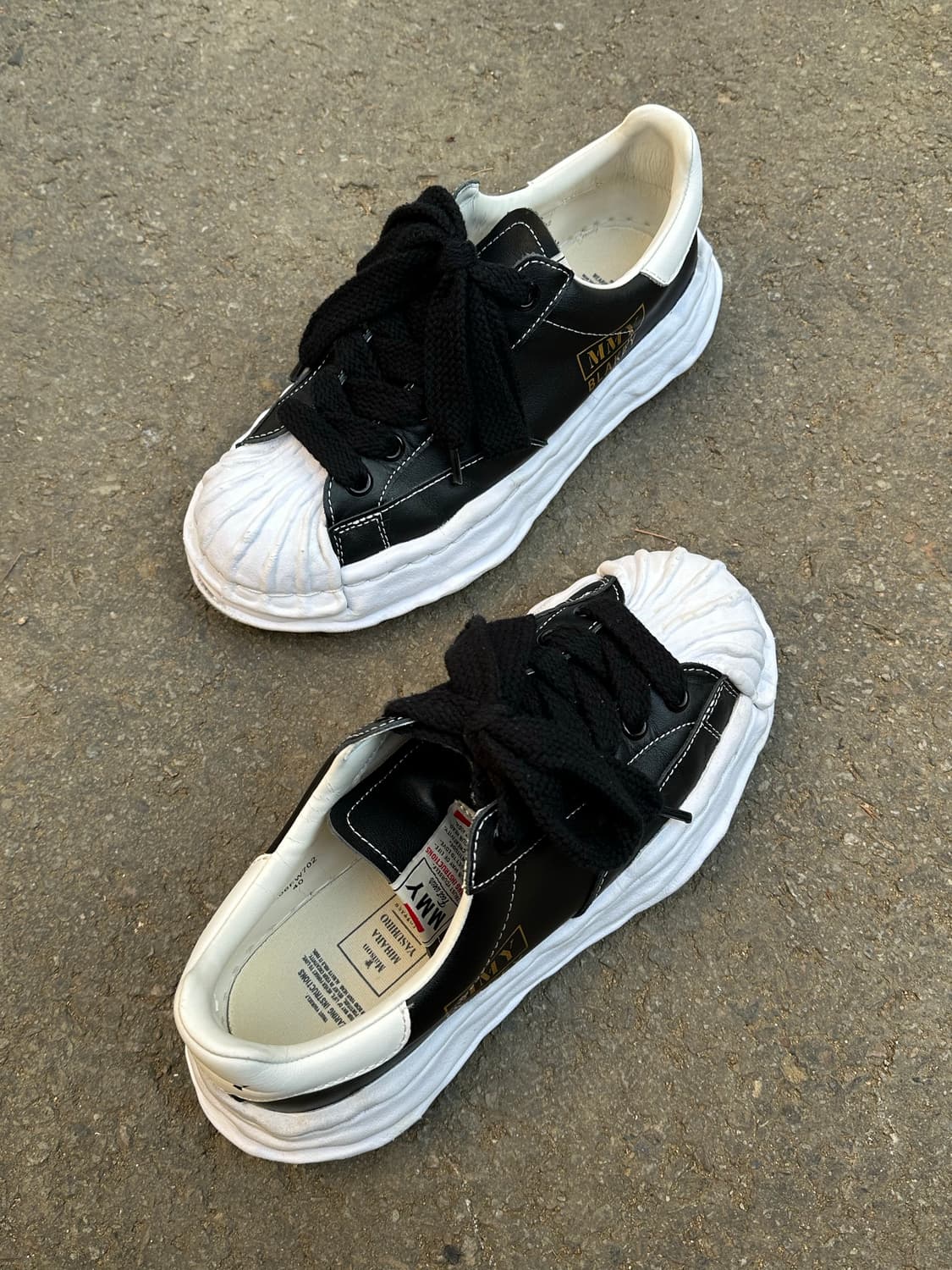 메종 미하라 야스히로 블레이키 OG 솔 레더 로우탑 스니커즈 블랙 상품이미지3