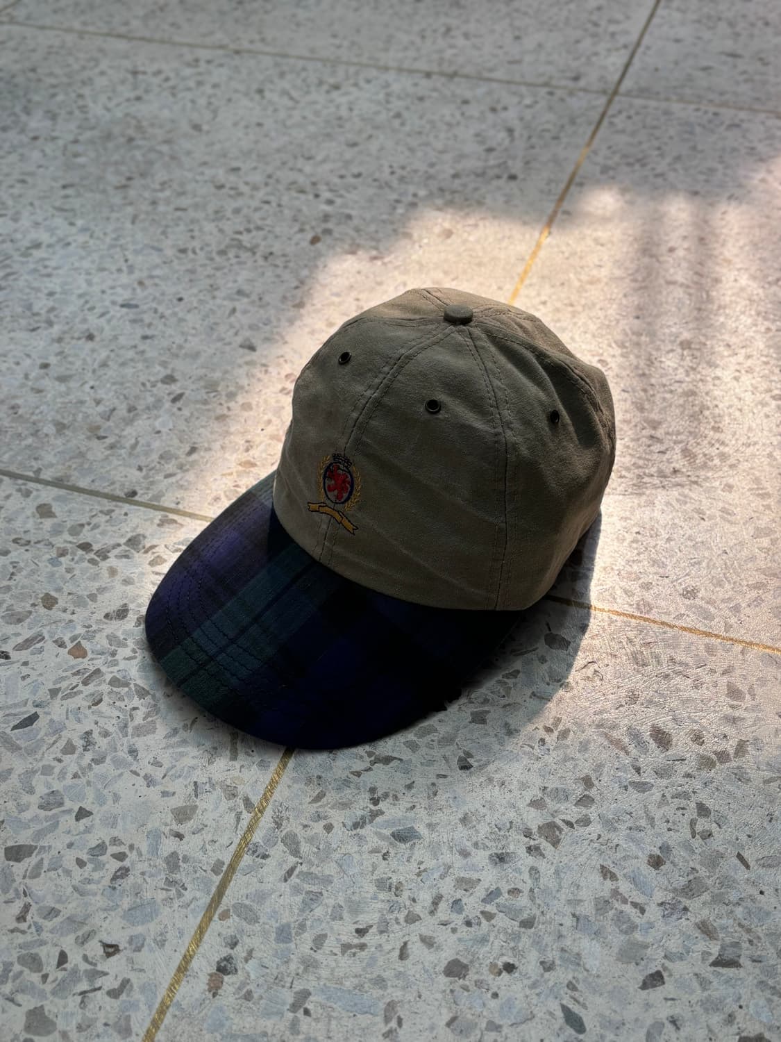 Old Tommy Hilfiger Crest Long Bill Cap 상품이미지1