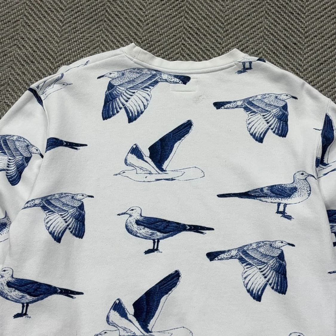 오베이 프로파간다 그래픽패턴 맨투맨 v2625 상품이미지4