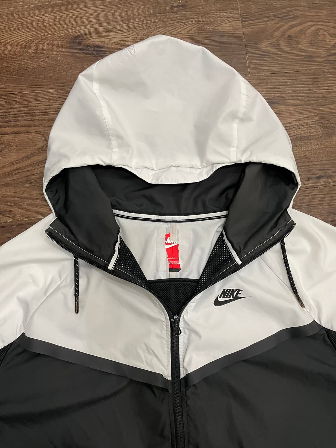 나이키 테크 하이퍼메쉬 윈드러너 바람막이 상품이미지2