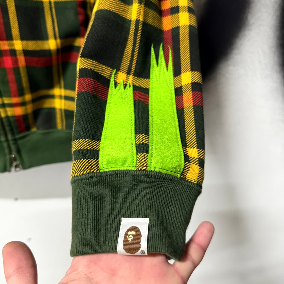 정품 베이프 이세탄 리미티드 에디션 체크 판다 풀 집업 후디 상품이미지4