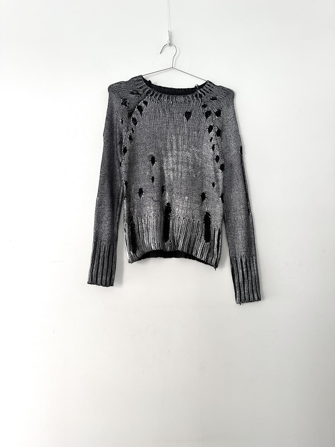 Grunge punching silver knit 상품이미지3