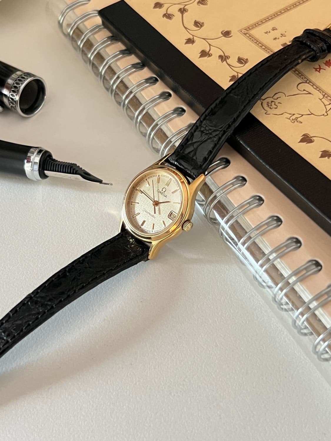 OMEGA 오메가 씨마스터 여성용 시계(23mm / 골드 텍스처 상품이미지2