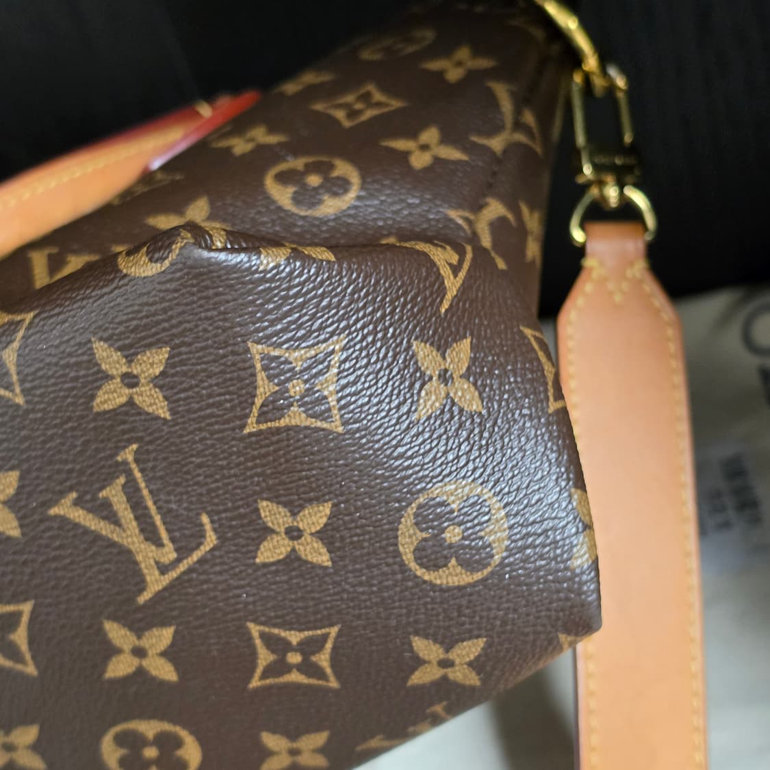 루이비통 모노그램 플라워 지퍼 PM 토트백 상품이미지5