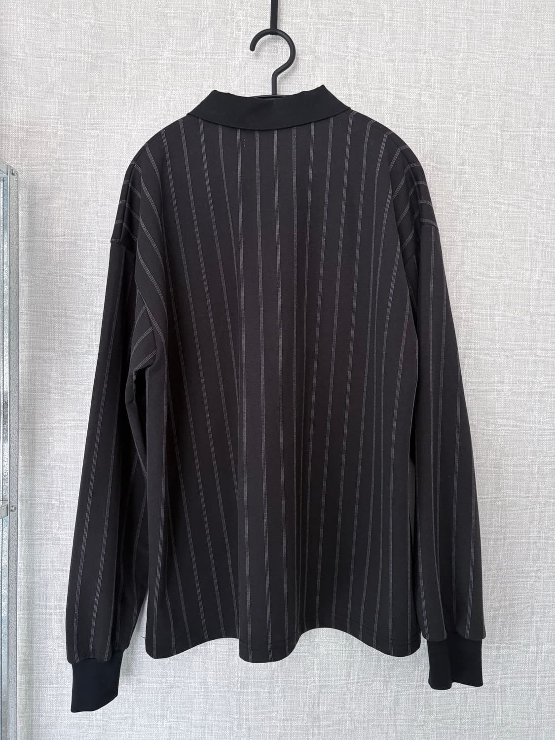 Pin stripe boxy polo shirt(black) 상품이미지5