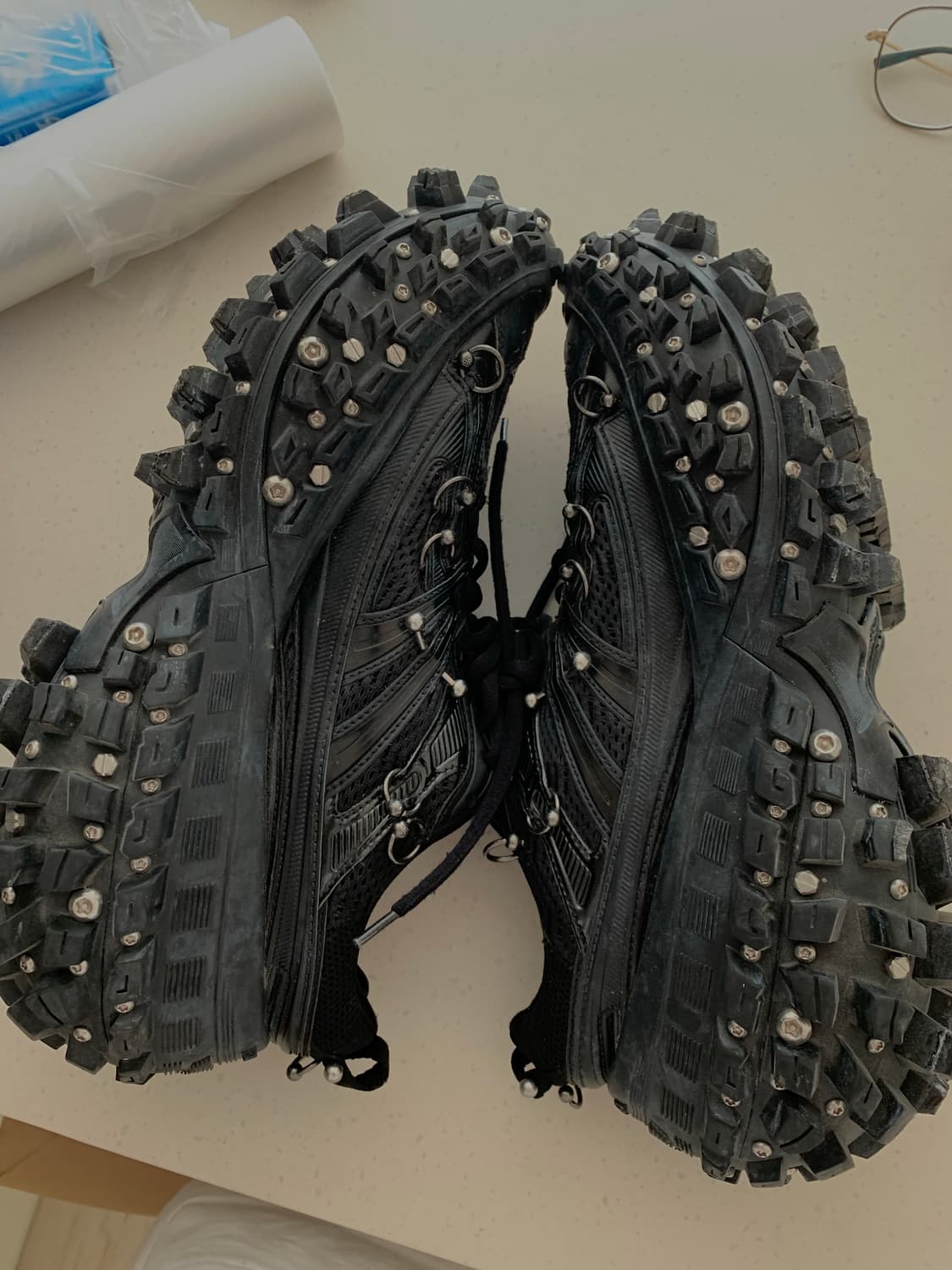 발렌시아가 피어싱 디펜더 바운서 42 상품이미지5