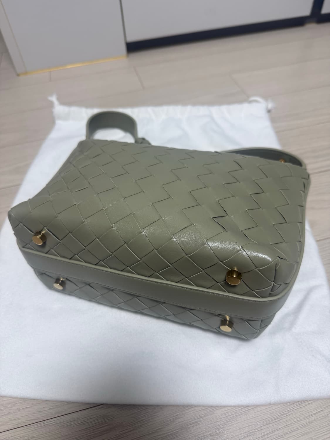 보테가베네타 윌리스 트래버틴 상품이미지2