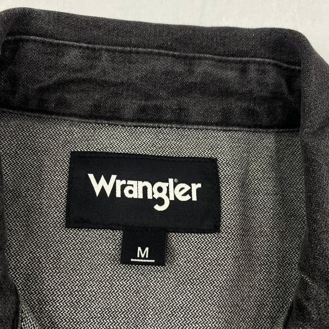 랭글러 카우보이컷 포켓 블랙 데님 트러커 자켓 (98) 상품이미지7