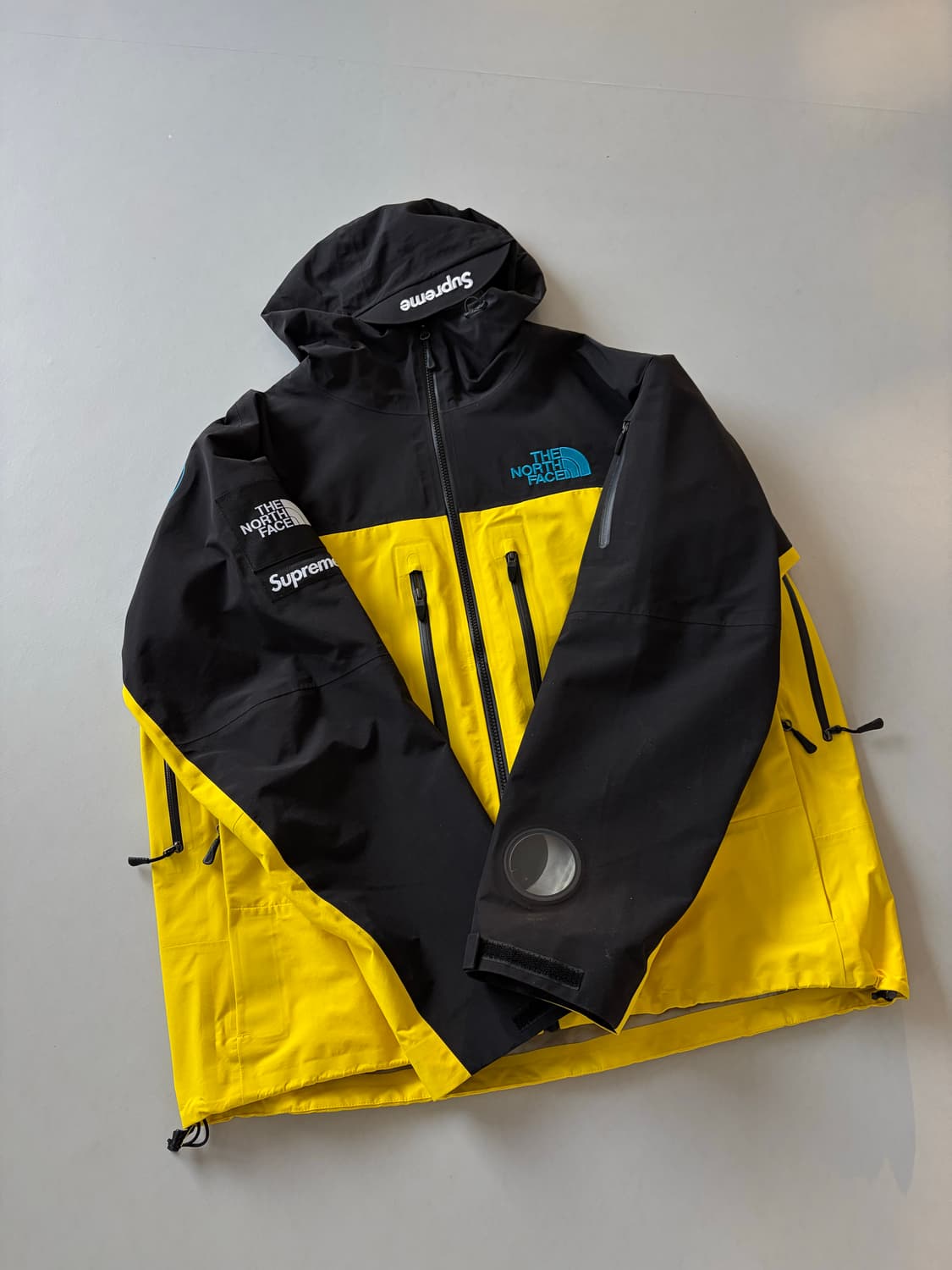 슈프림 x 노스페이스 테입드 심 쉘 자켓 옐로우 L 팔아요 상품이미지1