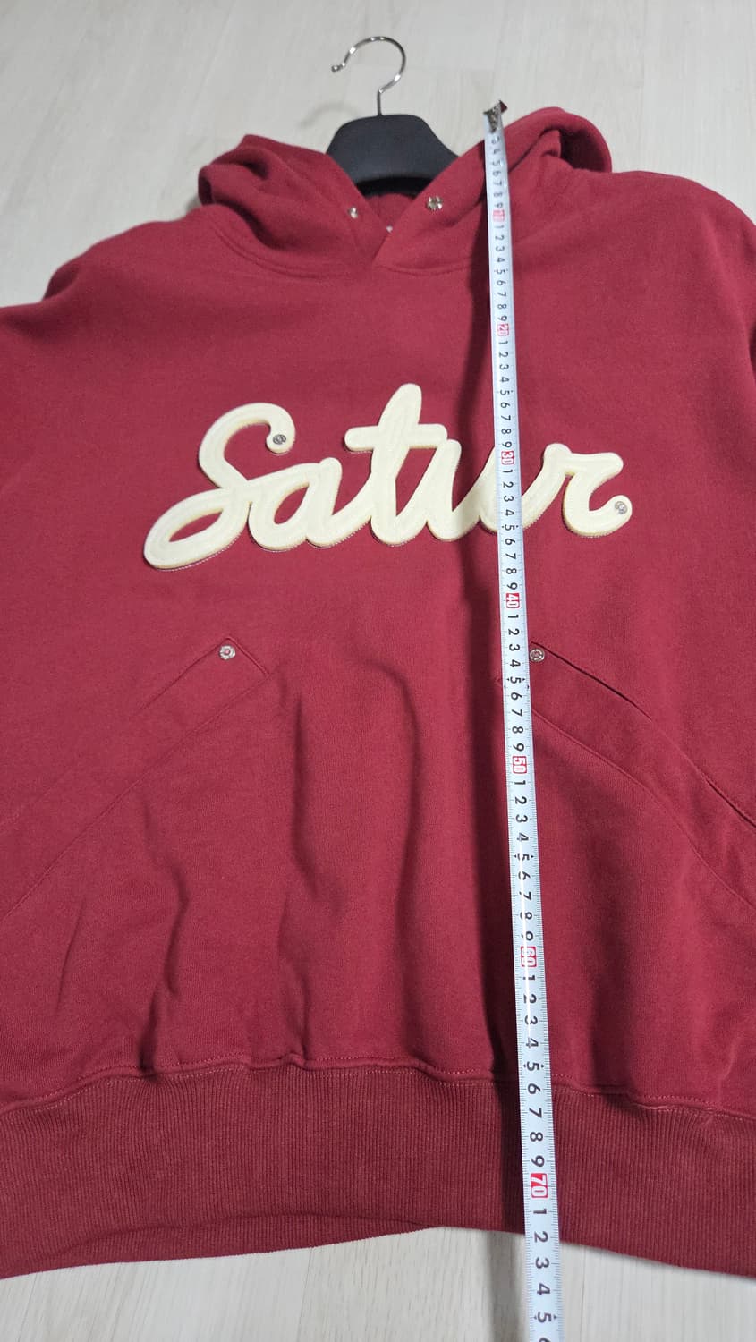 (착샷) 세터 아플리케 리벳 후드 버건디 satur 상품이미지7