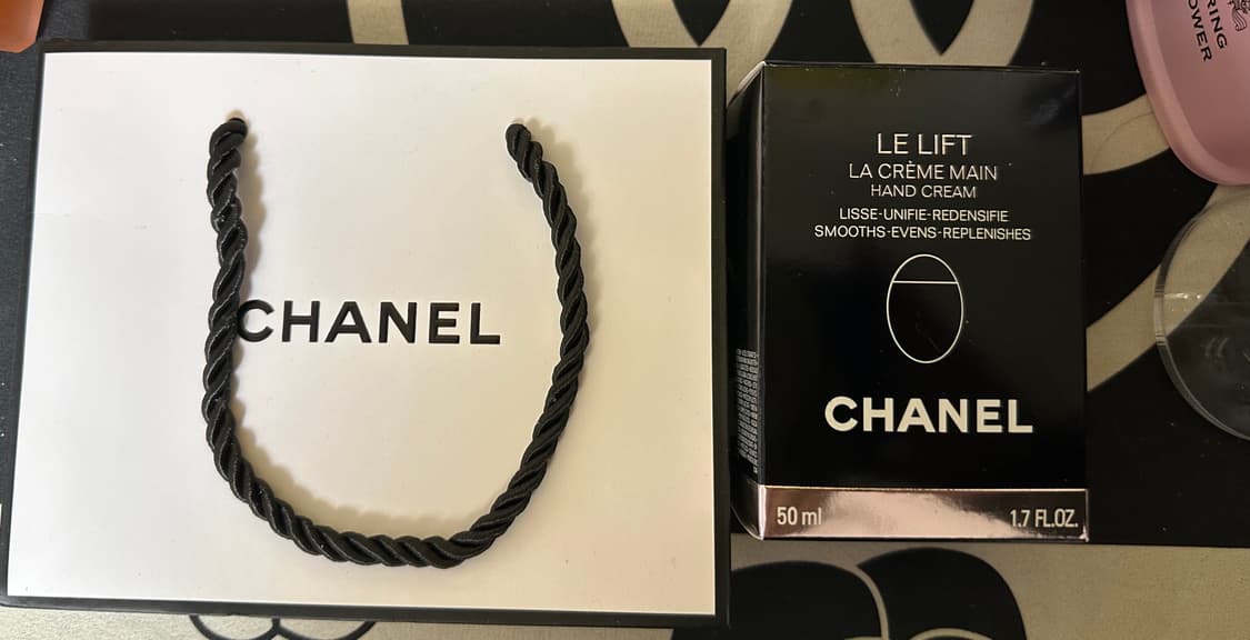 샤넬 르 리프트 핸드크림 50ml 쇼핑백 세트 상품이미지1