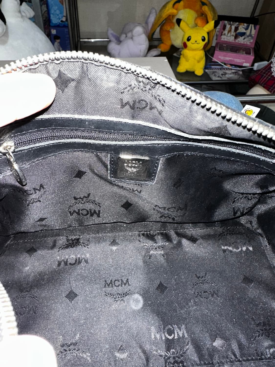 MCM 블랙 로고 보스턴백 상품이미지4