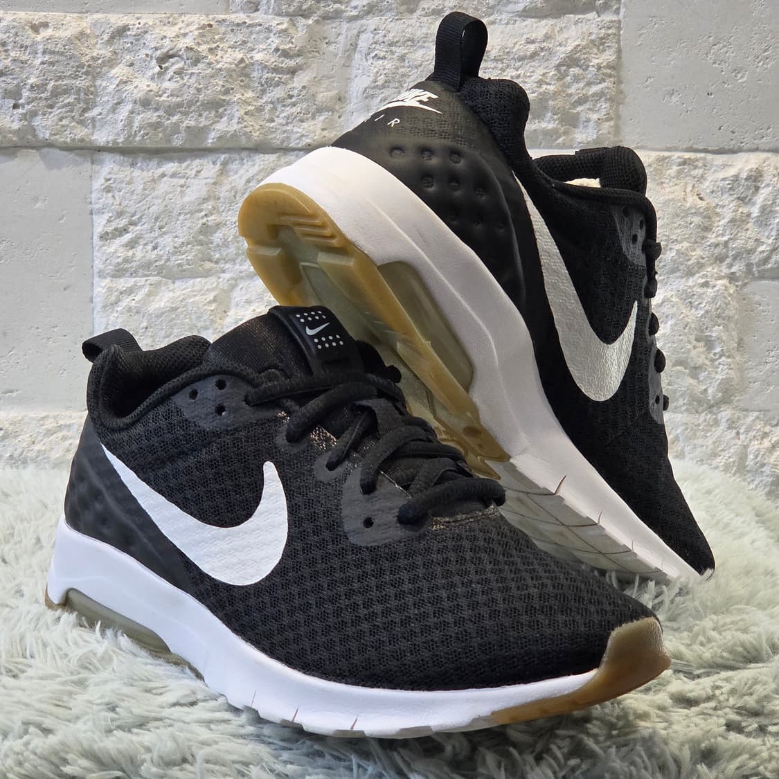 3q-25:나이키 에어 맥스 모션 2 GS 블랙 화이트 (22.5cm) 상품이미지4