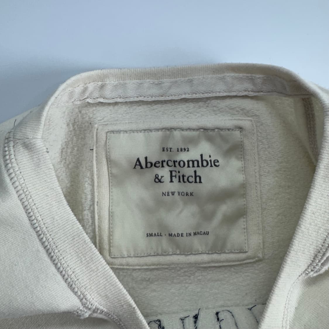 Abercrombie 아베크롬비 스펠아웃로고 아이보리 맨투맨 상품이미지5